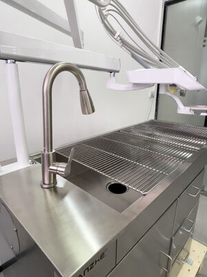 Dobra cena. Weterynaryjna Jednostka Leczenia Zębów z LED Białka Butterfly Lamp 32L Oil Free Air Compressor Stal nierdzewna Weterynaryjna Stacja Dental Workstation w Internecie
